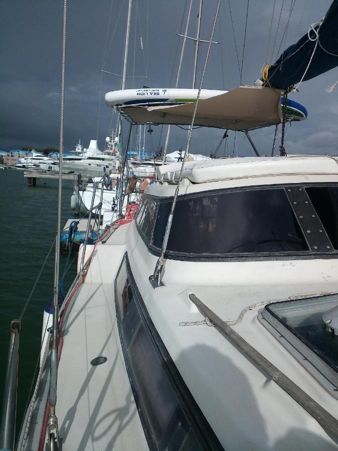 فندق Bed & Boat Brezza Del Mare فياريجيو المظهر الخارجي الصورة