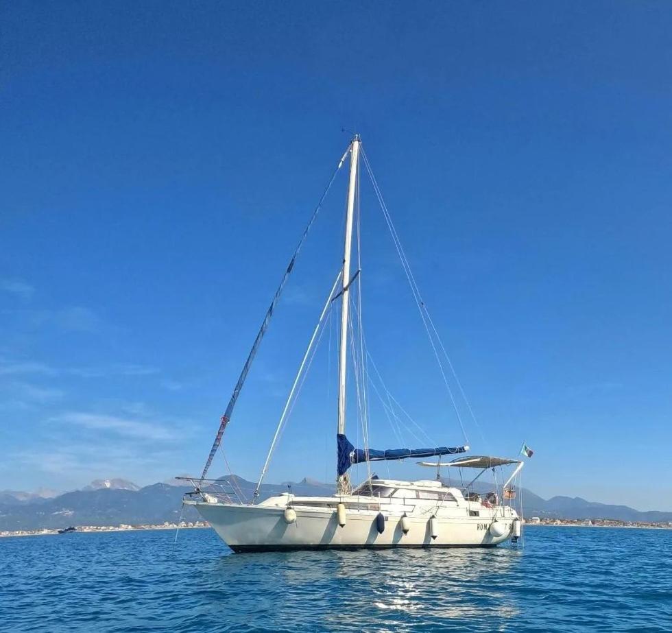 فندق Bed & Boat Brezza Del Mare فياريجيو المظهر الخارجي الصورة